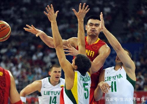 迪克赛季场均仅6.4分！对比上赛季14.4分的表现 下滑幅度巨大（迪克本季场均仅6.4分，相比上季14.4分大幅下滑）