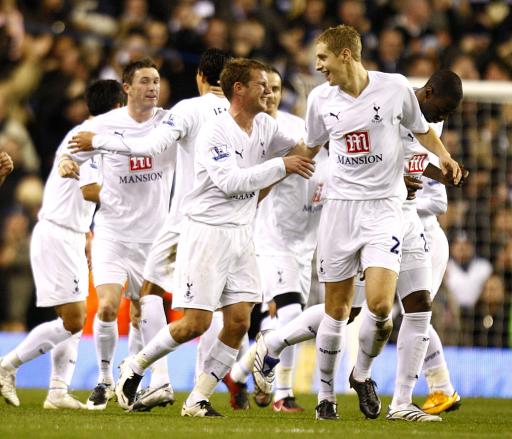 马刺队卡斯尔与文班完美搭档（卡斯尔与文班在马刺默契十足）