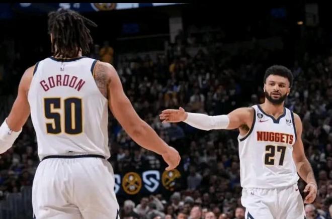 球星打到对手完全没有办法（球星火力全开，令对手束手无策）