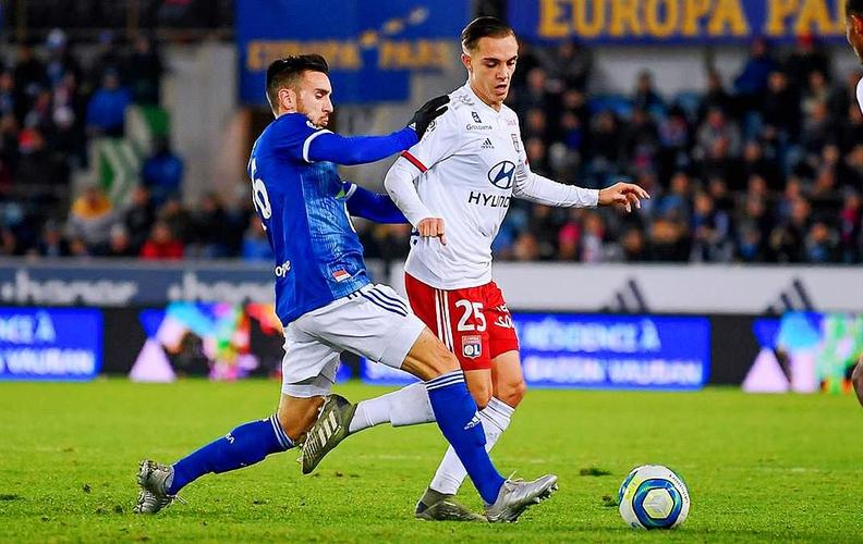 德天空：费内巴切想在冬窗引进莱万，但被莱万拒绝了（德天空：费内巴切冬窗求购莱万遭拒）