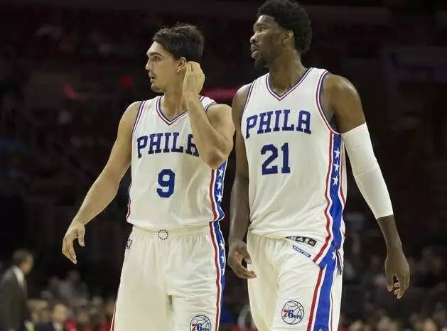 状元大战探花！埃奇库姆26分6篮板力压弗拉格24分4篮板（状元PK探花，埃奇库姆26分6板胜弗拉格24分4板）