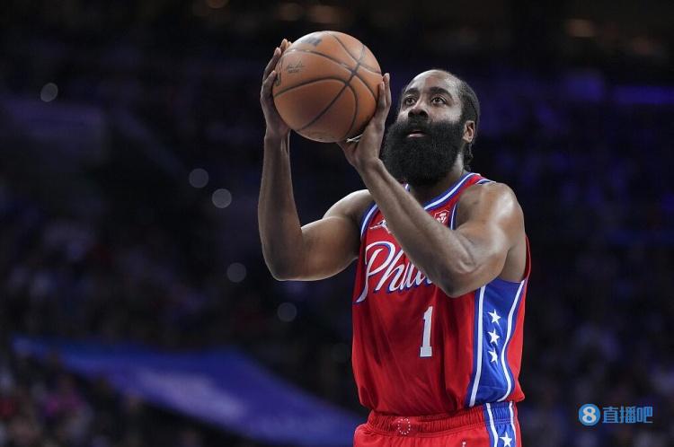 英超-利物浦2-0客胜十人西汉姆，加克波传射建功，萨拉赫未登场（英超：利物浦客场2-0击败十人西汉姆，加克波传射立功，萨拉赫未出场）