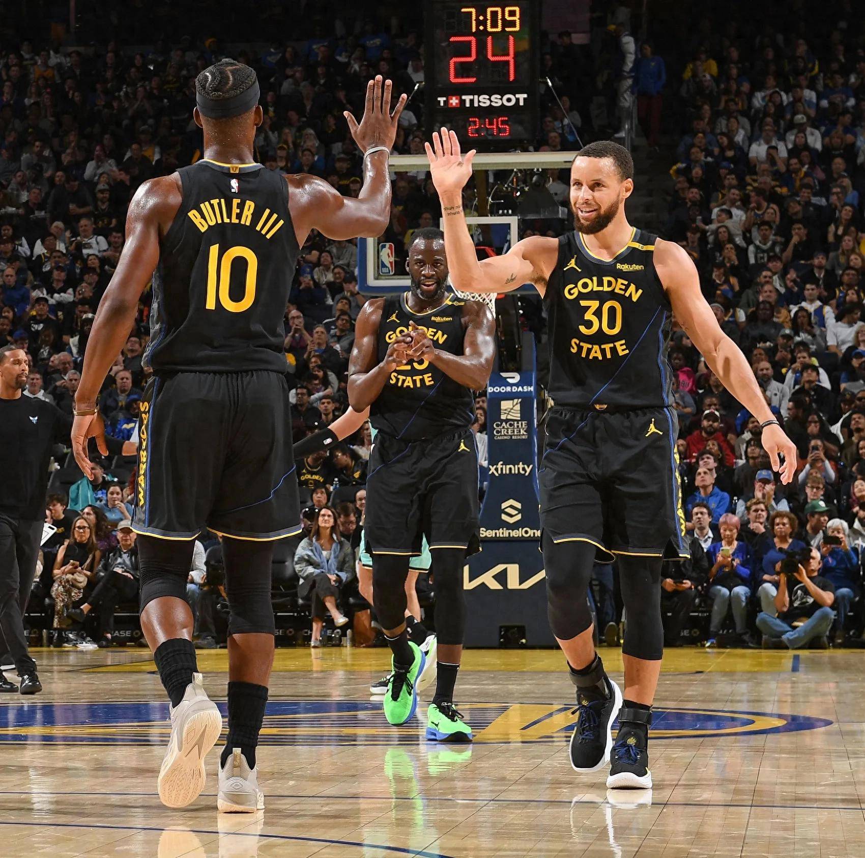 记者：阿森纳将在1月联系尤文图斯，探讨引进伊尔迪兹可能性（阿森纳计划1月与尤文沟通，商议引进伊尔迪兹的可行性）