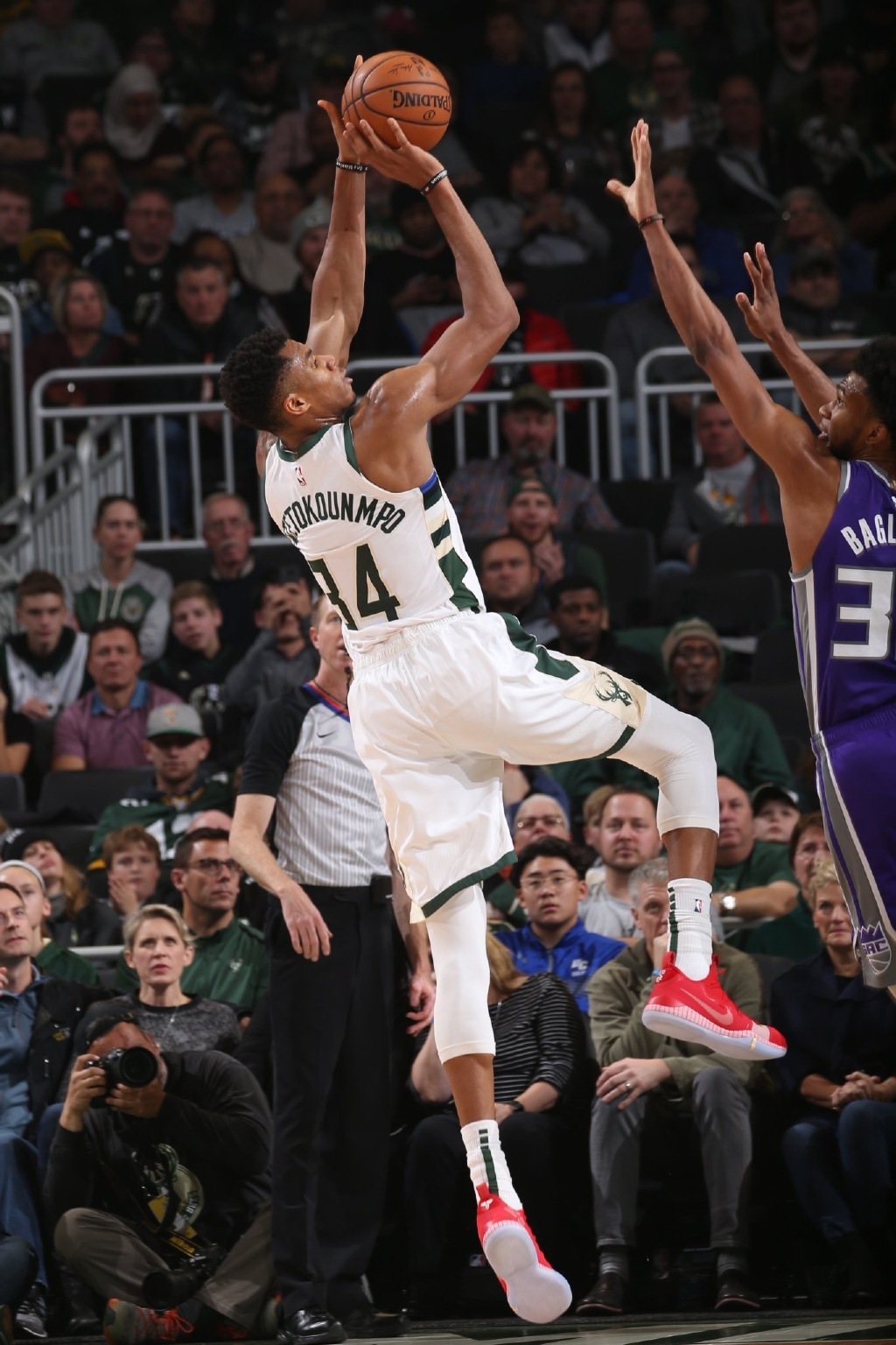 朗尼克：这是欧洲杯后最重要的一场比赛，要专注于这90分钟（朗尼克：欧洲杯后最关键一战，必须全神贯注打好这90分钟）