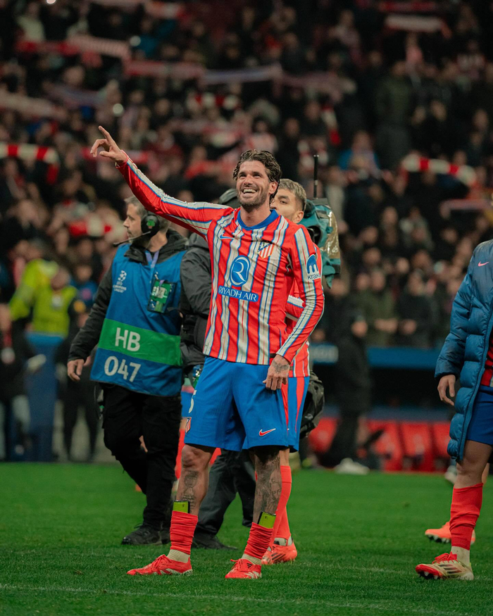 环足奖年度最佳中场候选：维尔茨、若昂-内维斯、佩德里在列（维尔茨、若昂·内维斯、佩德里入围环足奖年度最佳中场）