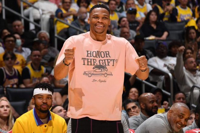 鸳鸯配色&细节满满！杨瀚森圣诞配色驭帅20 PE！（杨瀚森上脚驭帅20 PE：圣诞鸳鸯配色细节拉满）