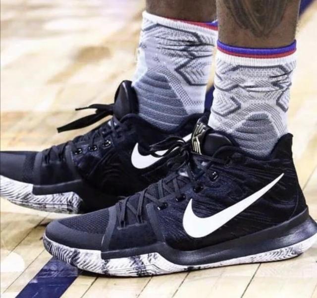 体坛记忆｜篮网三巨头合体首秀震联盟，轮番单打诠释极致进攻（体坛回望｜篮网三巨头首秀震撼全联盟，轮番单打演绎极致火力）