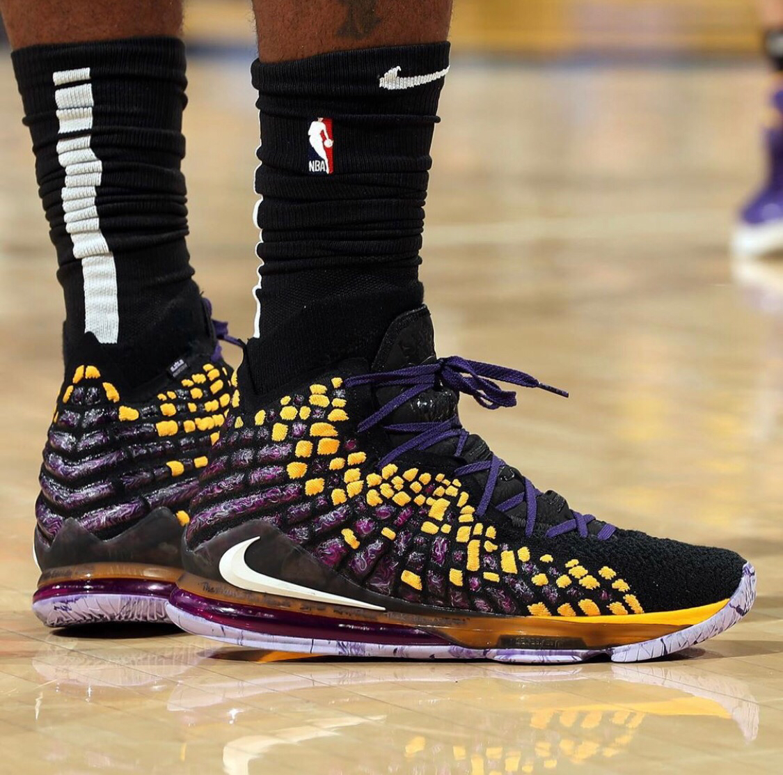 难得打出一场攻守兼备的表现，勇士侧翼新星麻烦保持这样的水准？（勇士侧翼新星罕见打出攻守俱佳一战，能否延续这样的水准？）