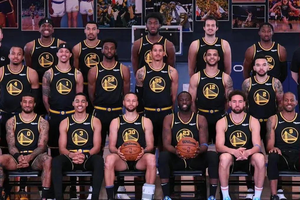 媒体人：CBA新赛季特许鞋名单仅剩胡明轩和赵继伟（仅剩胡明轩与赵继伟入选CBA新赛季特许鞋名单）