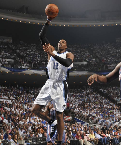 CBA球队战绩分析及焦点对决回顾（CBA战绩盘点与焦点之战回顾）