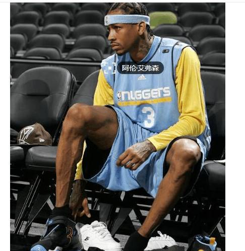 玉昆外援奥斯卡在老家开车遭遇起火，车内人员都及时逃生（玉昆外援奥斯卡老家驾车时车辆起火，车上人员均及时脱险）