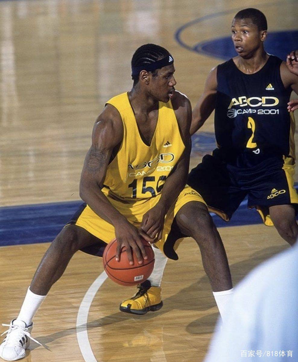 篮球湖人主力球员场上状态火热（湖人核心球员比赛状态爆棚）