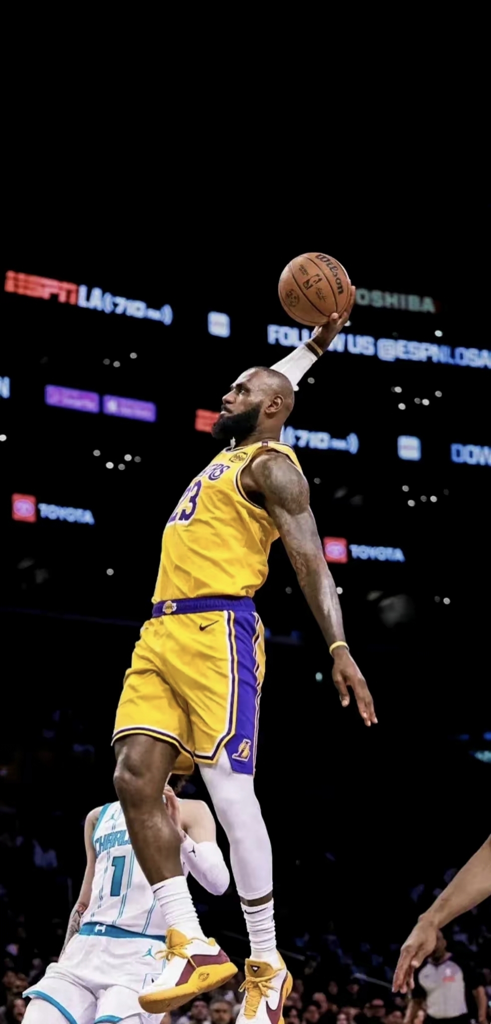 文班亚马：我们正走在正确的道路上&很高兴生涯首次赢球比输球多（文班亚马：球队已步入正轨，我首次迎来生涯胜多负少）