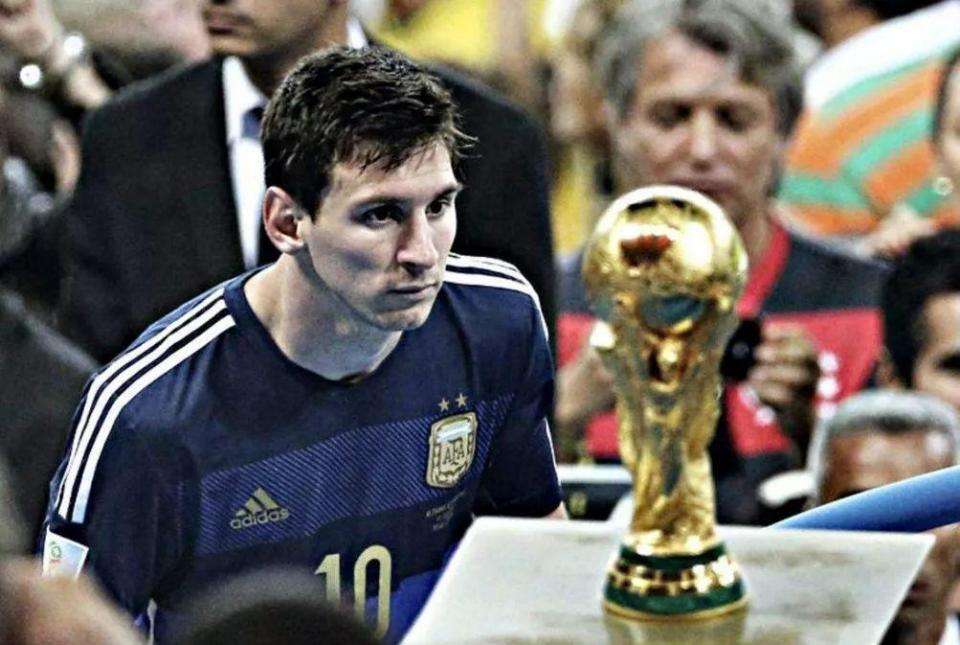 替补球员关键时刻助球队锁胜（替补球员末段发威锁定胜局）