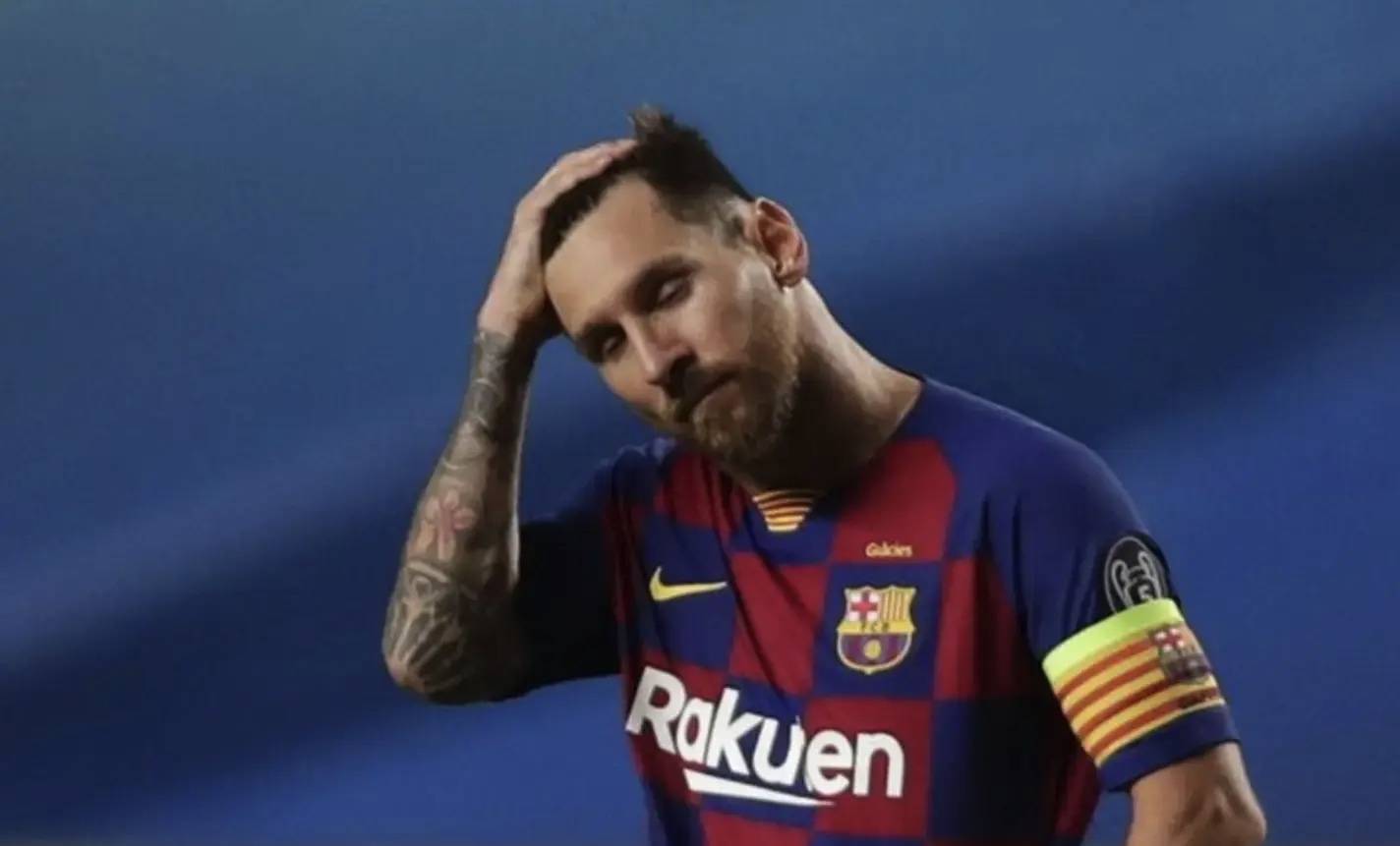 场均20.5分6.6篮板！恩比德因右膝伤势今日缺战尼克斯（恩比德右膝伤势今日缺席尼克斯之战，场均20.5分6.6篮板）