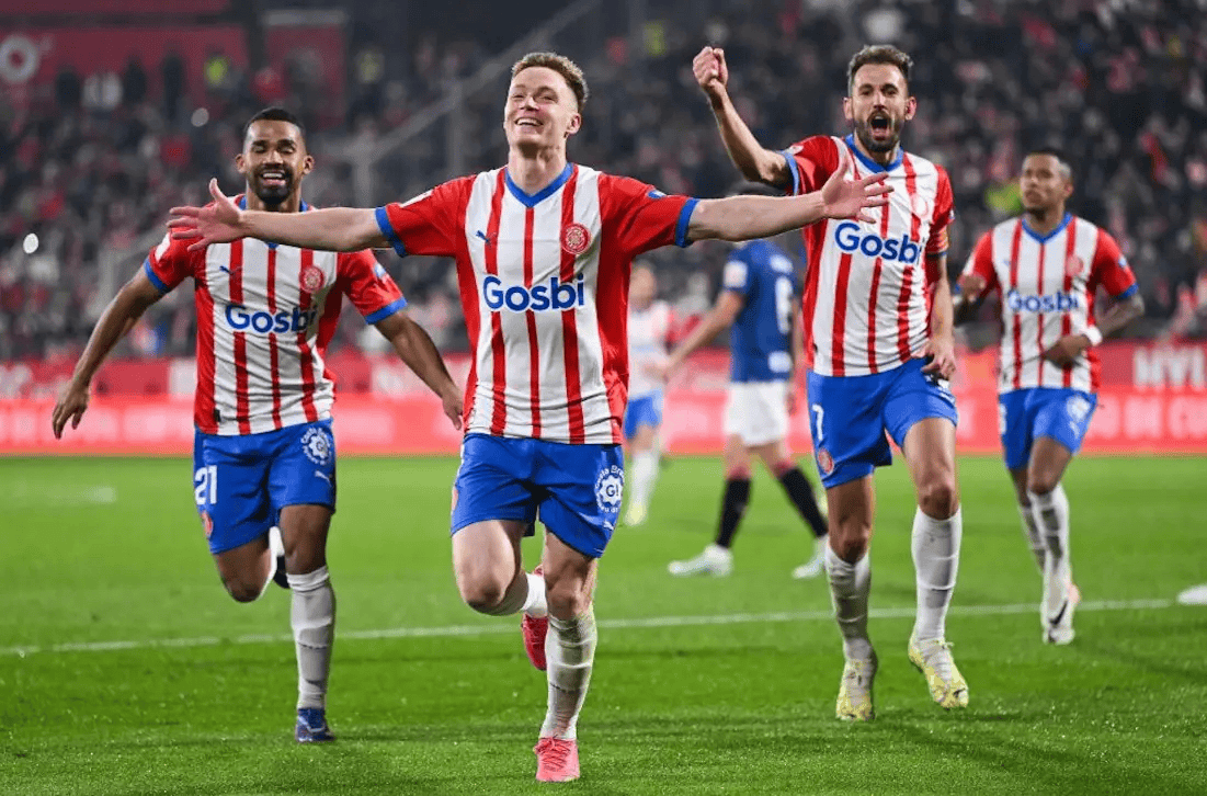 德媒：磁卡需大幅降薪才可能续约，队里已有他的接班人比朔夫（德媒：磁卡若想续约需大幅降薪，队内已将比朔夫视作接班人）