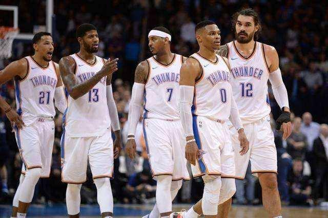 NBA：勇士主场狂胜灰熊 库里轰下45分（NBA：勇士主场大胜灰熊，库里狂砍45分）