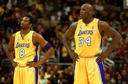 汉斯-弗里克对巴萨室内足球队的惊喜访问（汉斯-弗里克惊喜造访巴萨五人制球队）