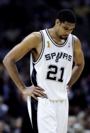 NBA常规赛MVP争夺战激烈（NBA常规赛MVP之争白热化）