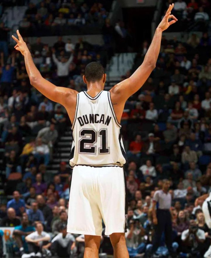 爆大冷！切尔西轰然倒下，惨遭逆转绝杀，11亿欧豪阵也没用（大冷门！切尔西被逆转绝杀，11亿欧豪华阵容仍无力回天）