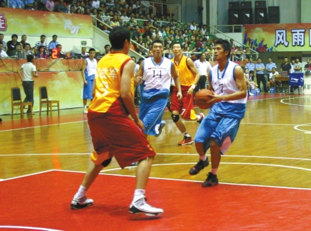 618万人次“涌入”球场，中超球市迈进“最好的时代”（618万人次入场观赛，中超球市步入黄金时代）