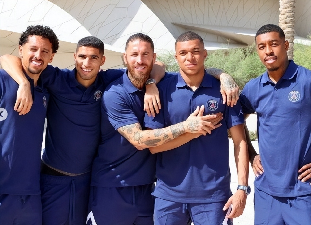 足球这项运动陪伴了我整个初高中，今天我十八岁了，...（从初中到高中，足球一路相随，十八岁的今天...）